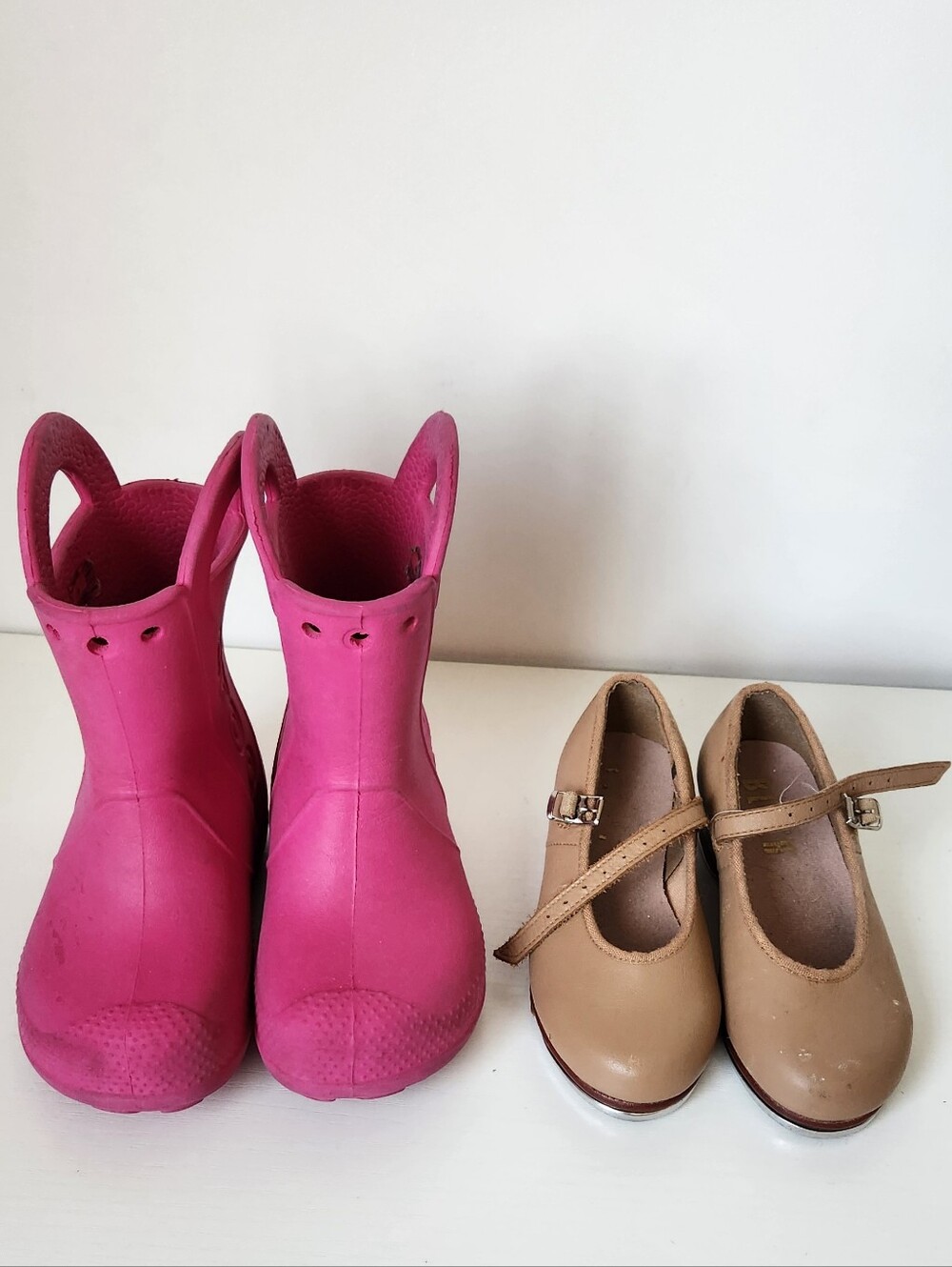 GIRLS CROCS TAP DANCE SHOES